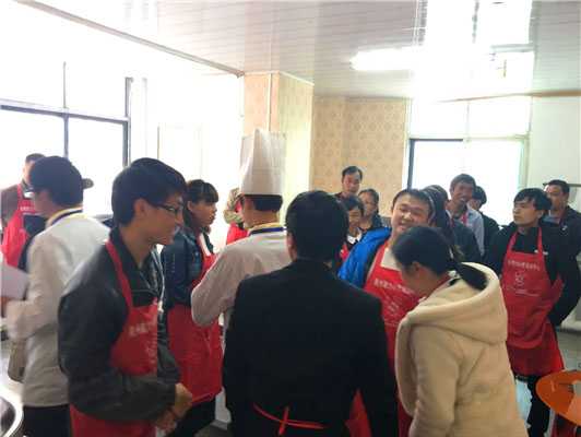 魅力小吃培訓(xùn)學(xué)員小吃培訓(xùn)期間學(xué)員交流學(xué)習(xí)心得現(xiàn)場(chǎng)案例